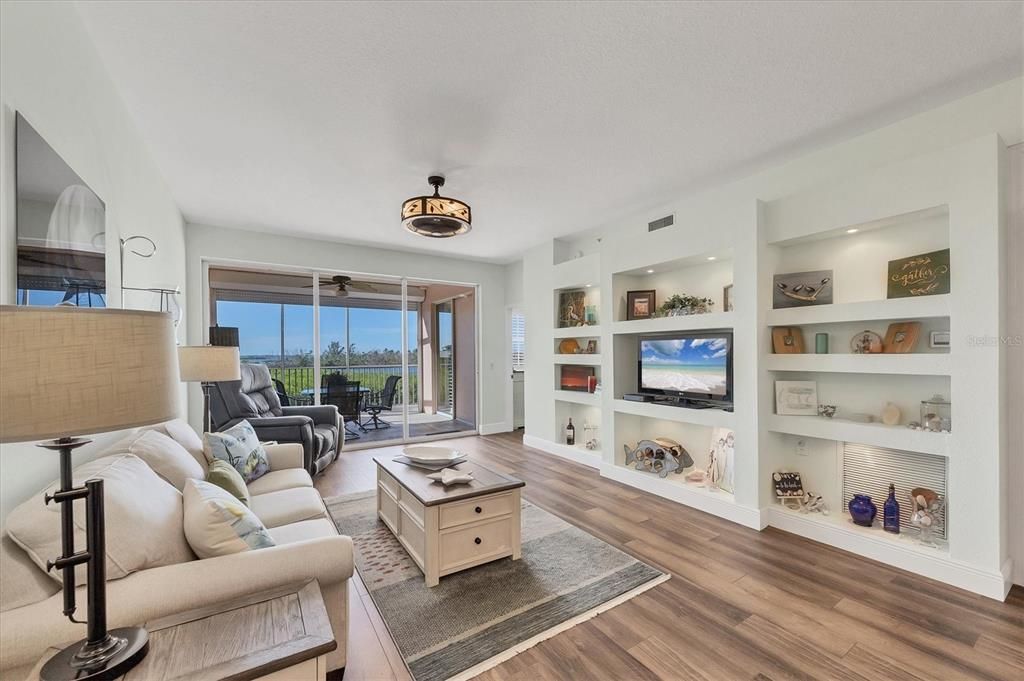 待售: $550,000 (2 贝兹, 2 浴室, 1456 平方英尺)