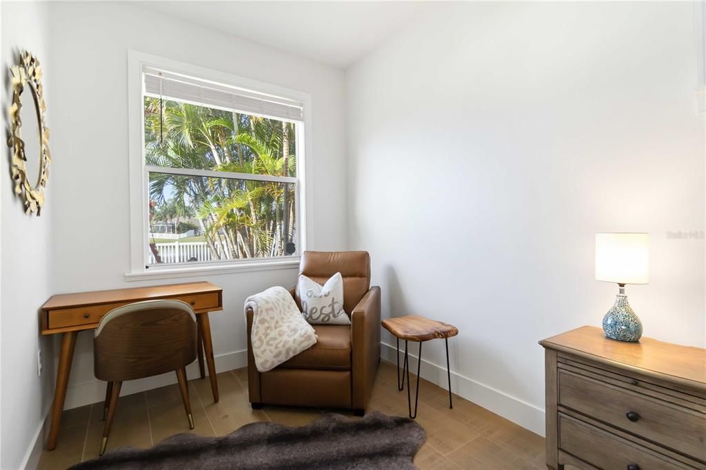 待售: $575,000 (3 贝兹, 2 浴室, 2073 平方英尺)