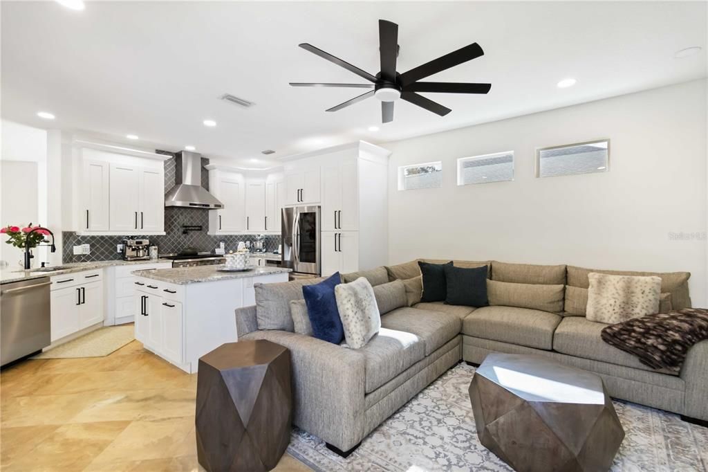 待售: $575,000 (3 贝兹, 2 浴室, 2073 平方英尺)