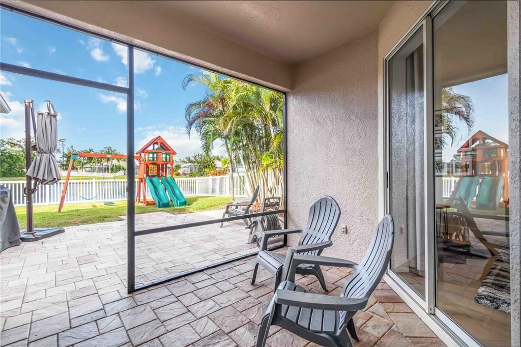 待售: $575,000 (3 贝兹, 2 浴室, 2073 平方英尺)