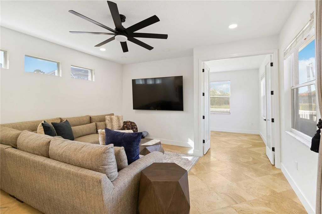 待售: $575,000 (3 贝兹, 2 浴室, 2073 平方英尺)