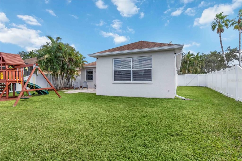 待售: $575,000 (3 贝兹, 2 浴室, 2073 平方英尺)