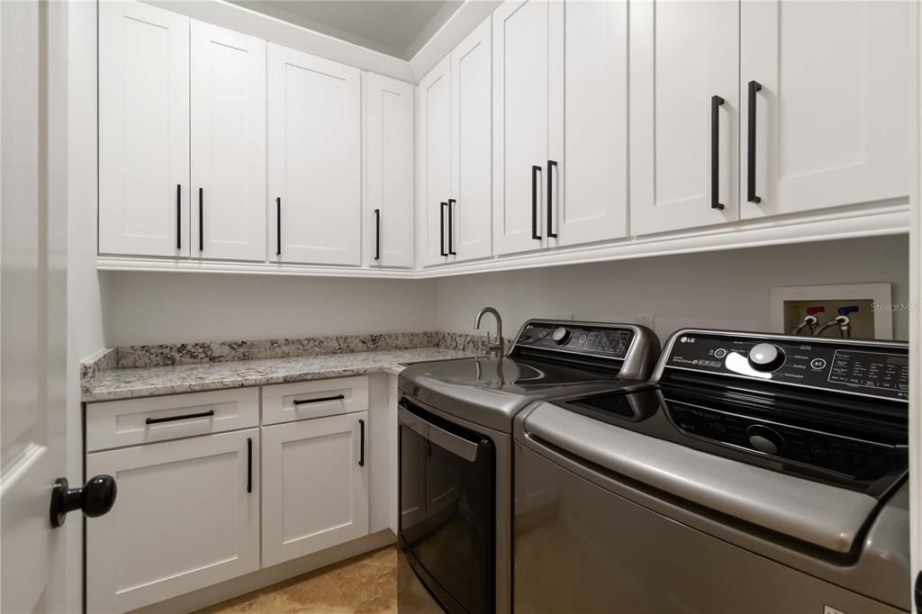 待售: $575,000 (3 贝兹, 2 浴室, 2073 平方英尺)