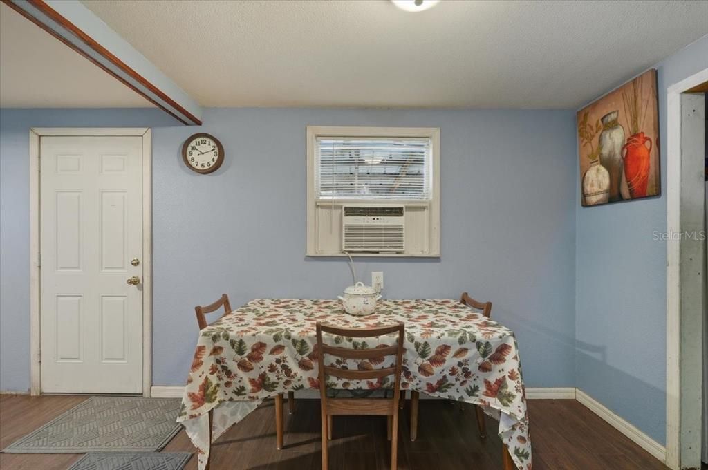 En Venta: $170,000 (3 camas, 2 baños, 820 Pies cuadrados)