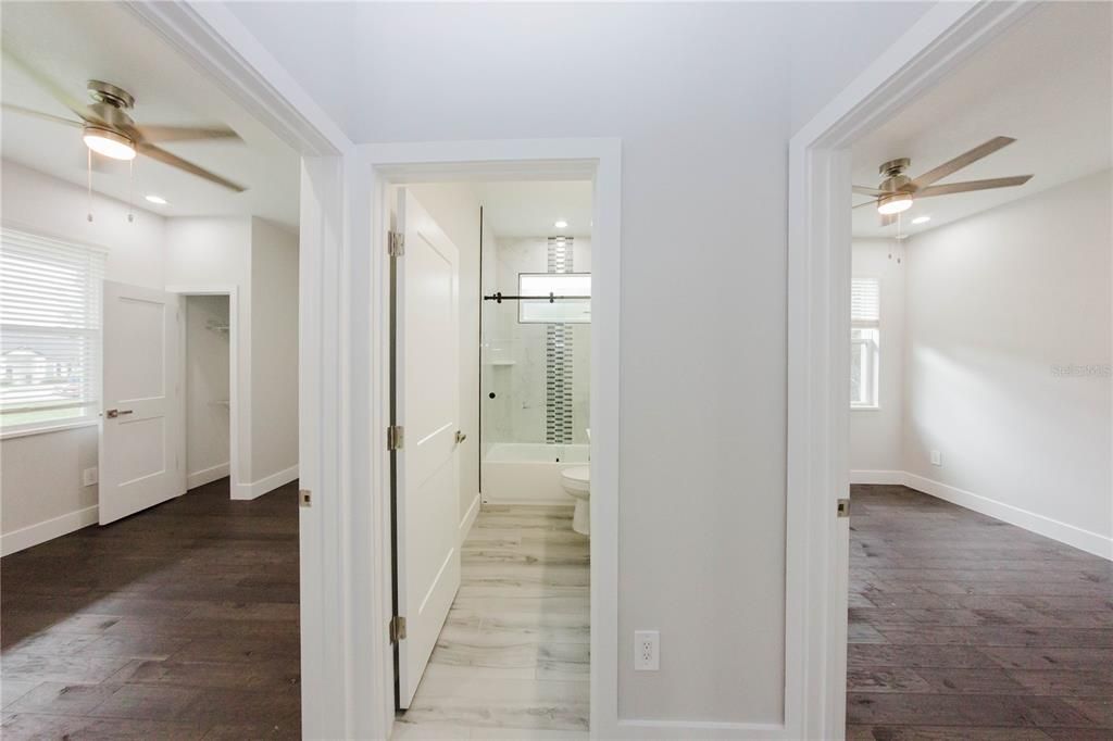 Под контрактом: $475,999 (4 спален, 3 ванн, 2020 Квадратных фут)