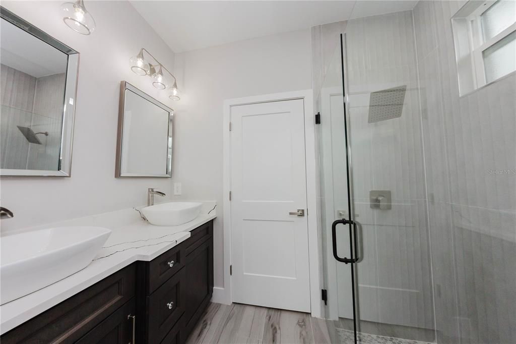 Под контрактом: $475,999 (4 спален, 3 ванн, 2020 Квадратных фут)