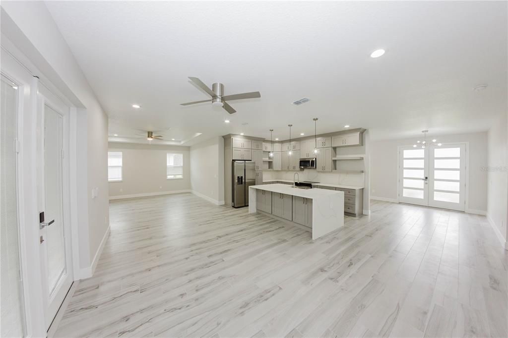 Под контрактом: $475,999 (4 спален, 3 ванн, 2020 Квадратных фут)