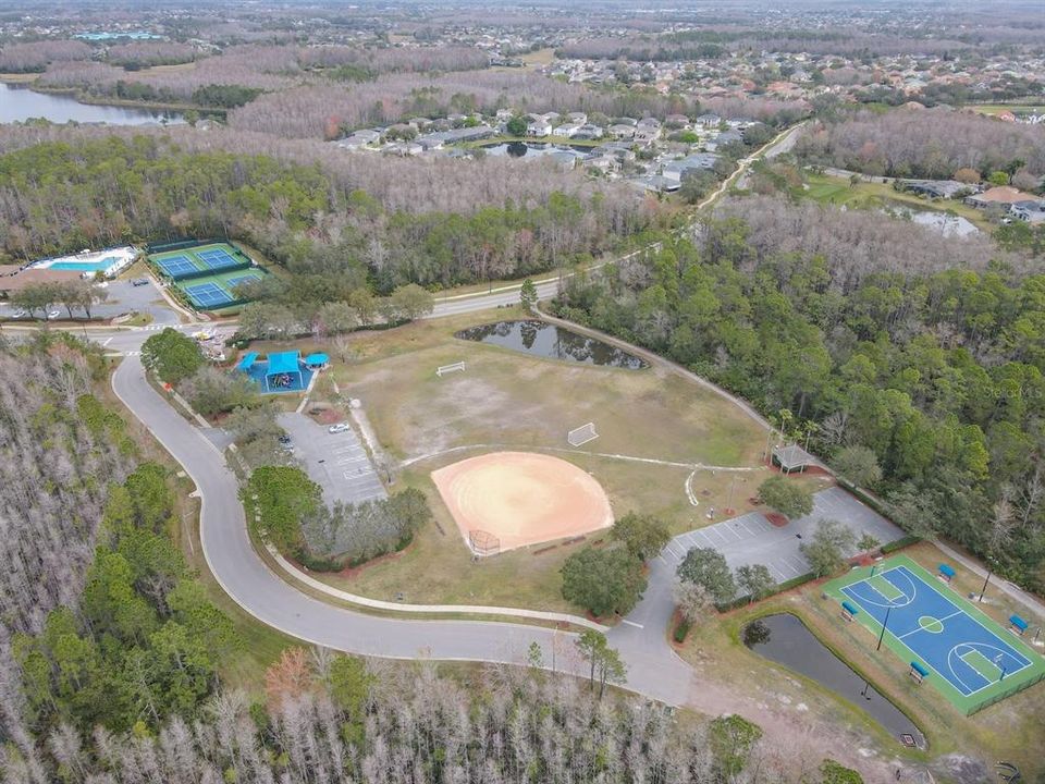 For Sale: $549,900 (4 beds, 2 baths, 2121 Square Feet)