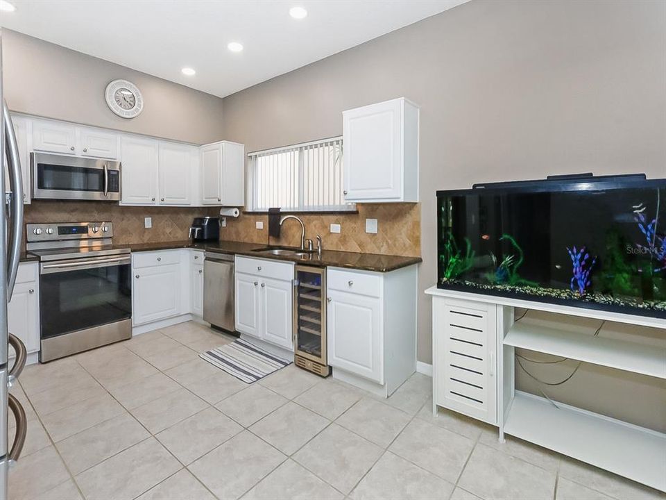 For Sale: $549,900 (4 beds, 2 baths, 2121 Square Feet)