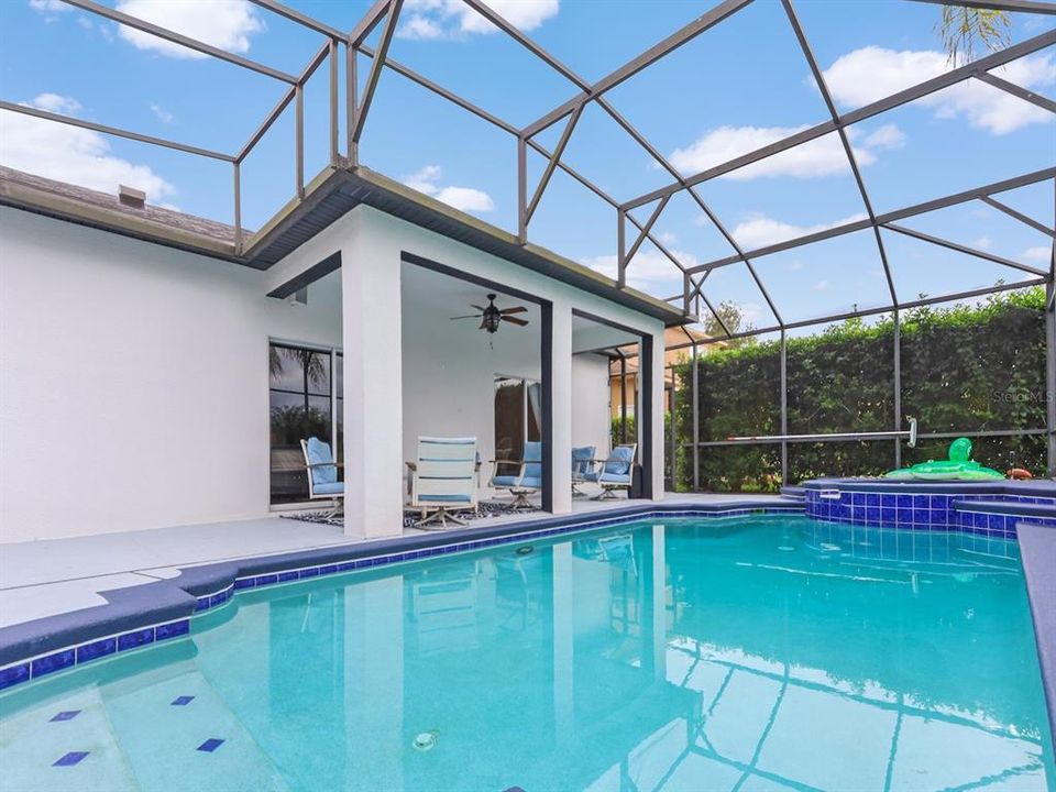 For Sale: $549,900 (4 beds, 2 baths, 2121 Square Feet)