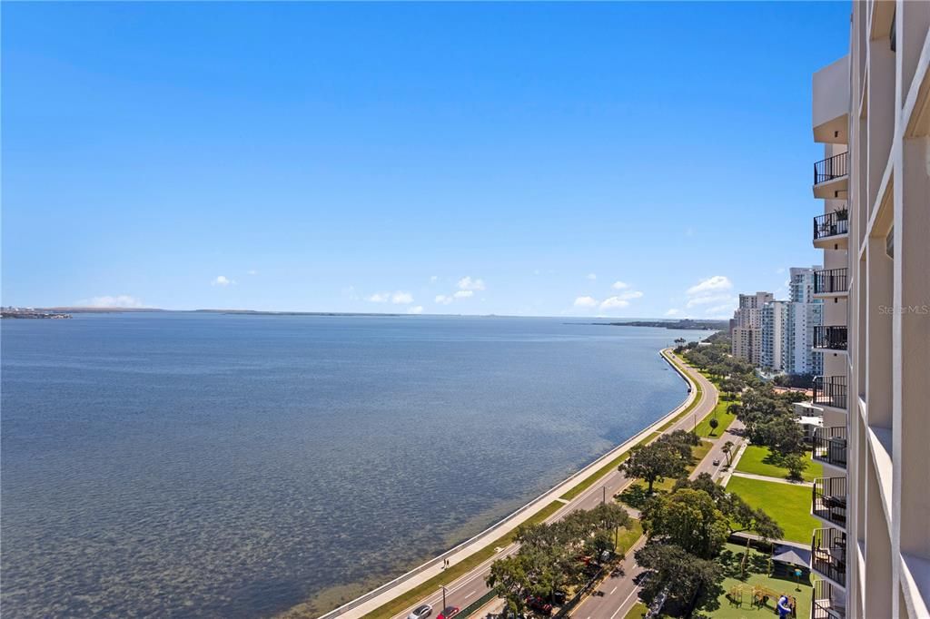 Active With Contract: $1,200,000 (3 beds, 3 baths, 2007 Square Feet)