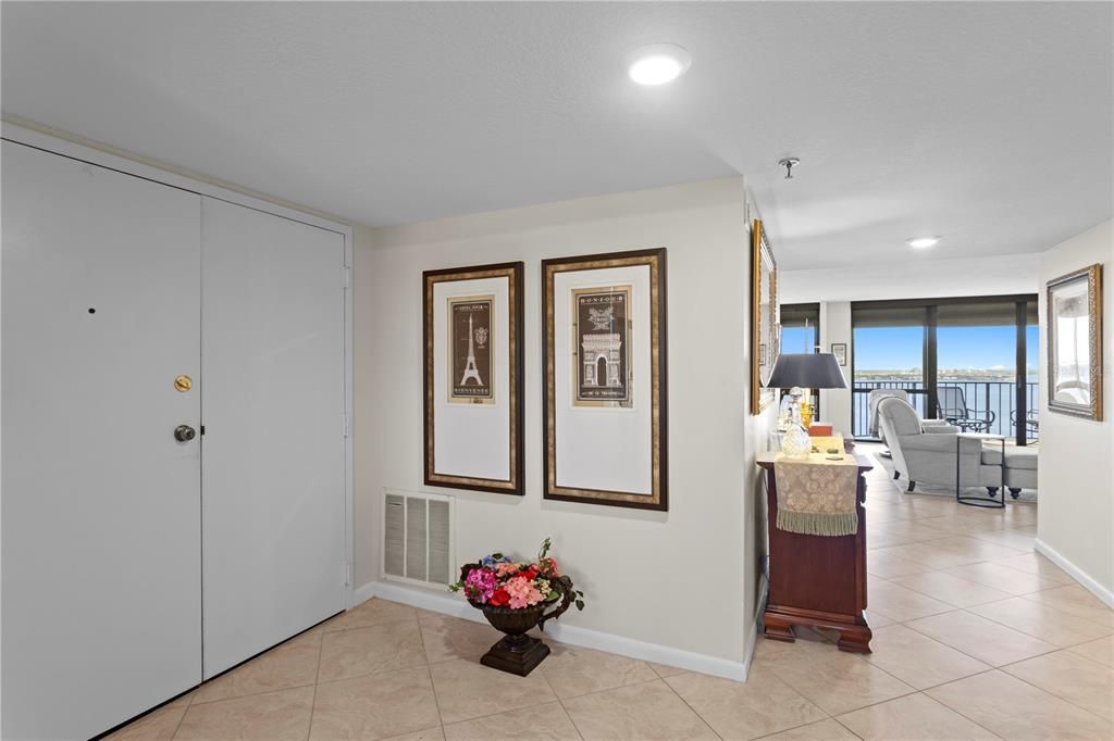 Active With Contract: $1,200,000 (3 beds, 3 baths, 2007 Square Feet)