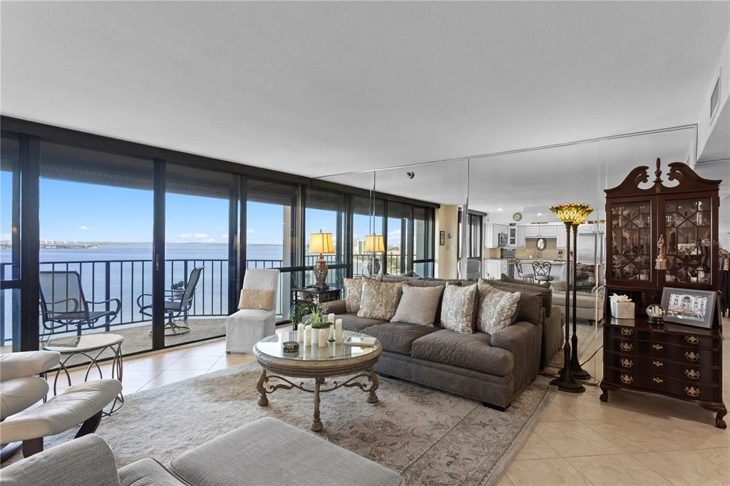 Active With Contract: $1,200,000 (3 beds, 3 baths, 2007 Square Feet)