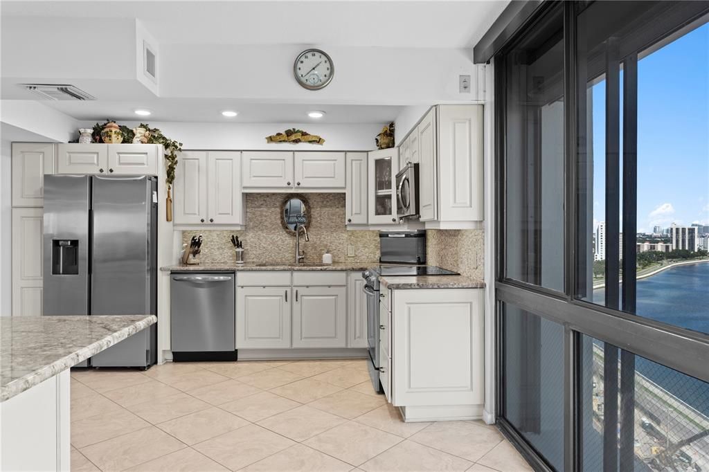 Active With Contract: $1,200,000 (3 beds, 3 baths, 2007 Square Feet)