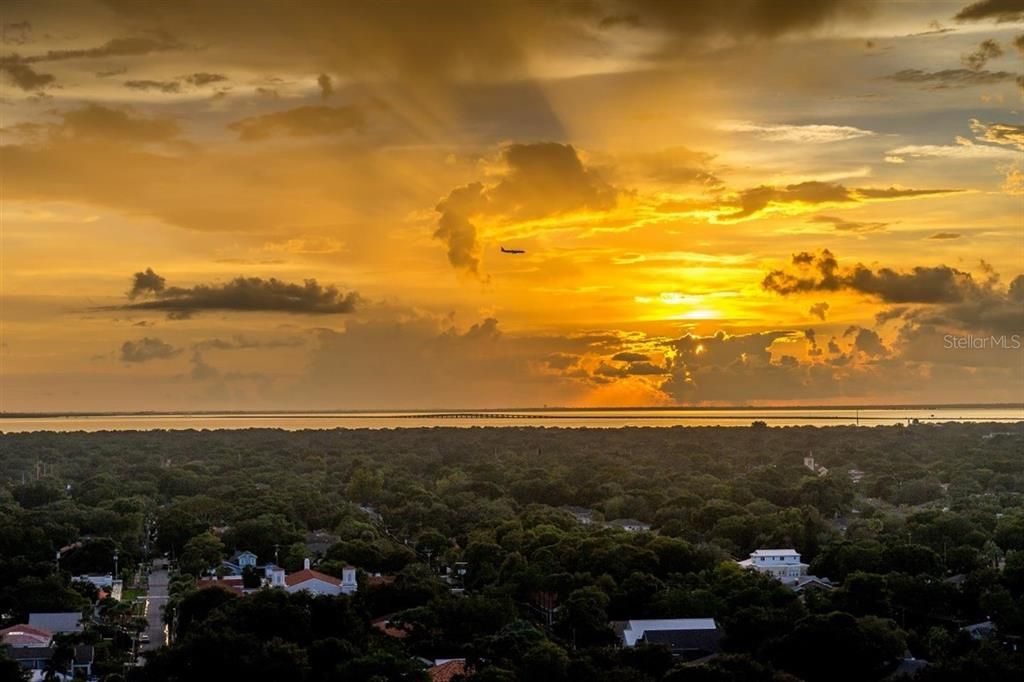 Active With Contract: $1,200,000 (3 beds, 3 baths, 2007 Square Feet)