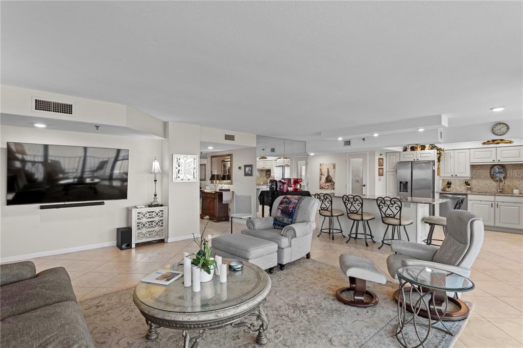 Active With Contract: $1,200,000 (3 beds, 3 baths, 2007 Square Feet)