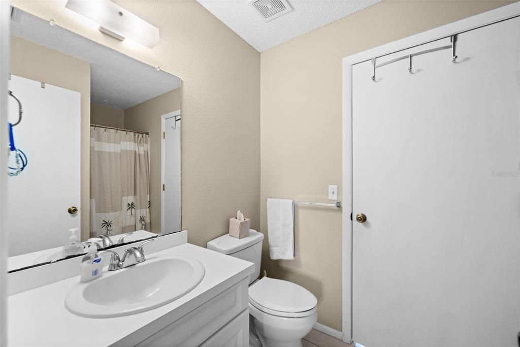 Active With Contract: $279,000 (3 beds, 2 baths, 952 Square Feet)