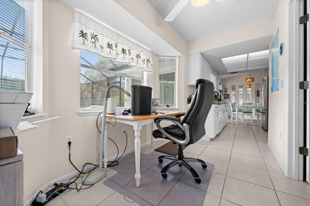 Active With Contract: $279,000 (3 beds, 2 baths, 952 Square Feet)