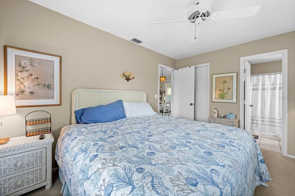 Active With Contract: $279,000 (3 beds, 2 baths, 952 Square Feet)