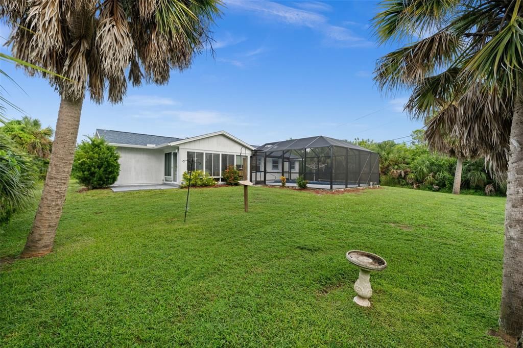 Active With Contract: $279,000 (3 beds, 2 baths, 952 Square Feet)