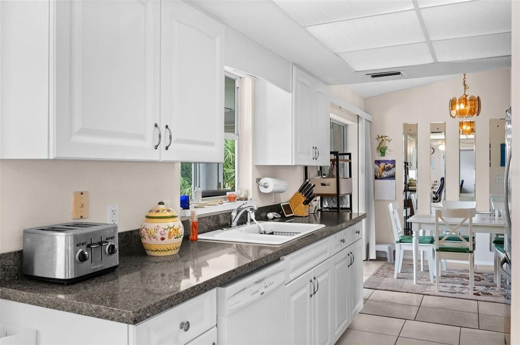 Active With Contract: $279,000 (3 beds, 2 baths, 952 Square Feet)