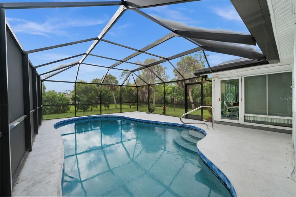 Active With Contract: $279,000 (3 beds, 2 baths, 952 Square Feet)