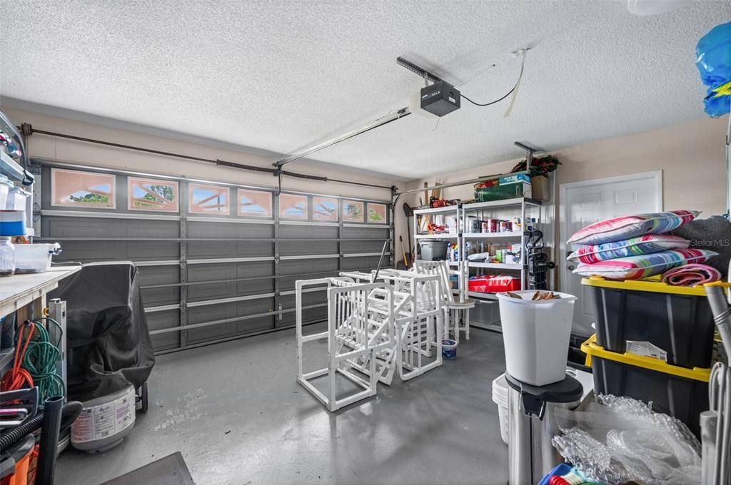 Active With Contract: $279,000 (3 beds, 2 baths, 952 Square Feet)