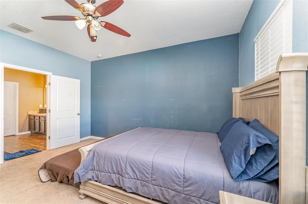 Active With Contract: $270,000 (4 beds, 2 baths, 1929 Square Feet)