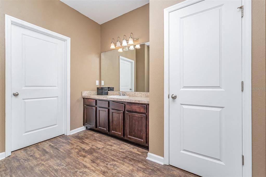 Active With Contract: $270,000 (4 beds, 2 baths, 1929 Square Feet)