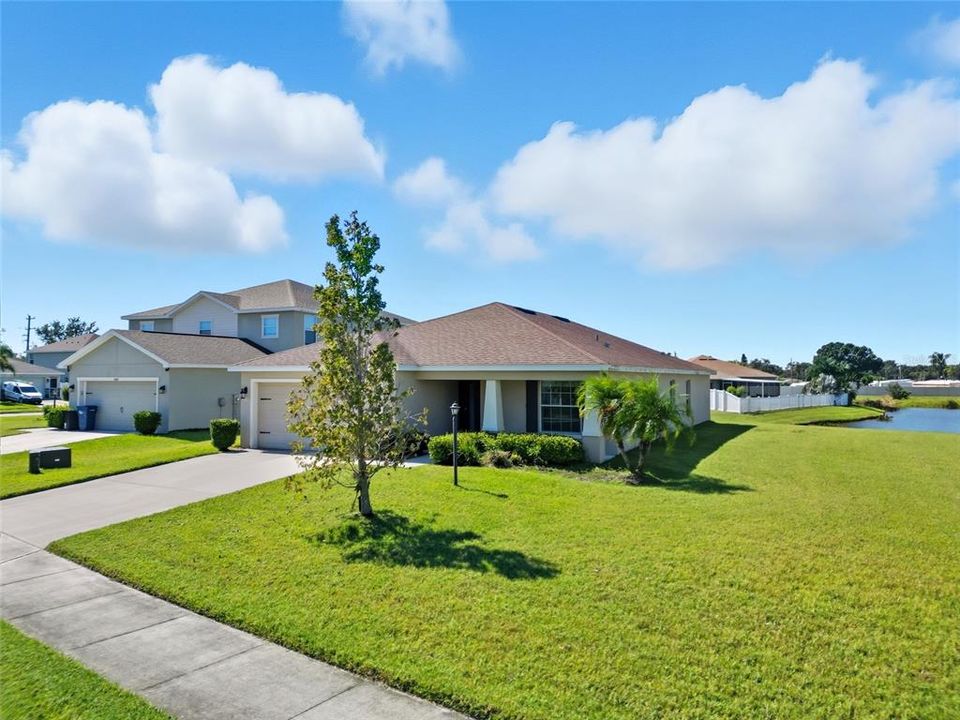 Active With Contract: $360,000 (4 beds, 2 baths, 1722 Square Feet)