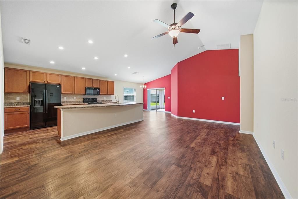 Active With Contract: $360,000 (4 beds, 2 baths, 1722 Square Feet)