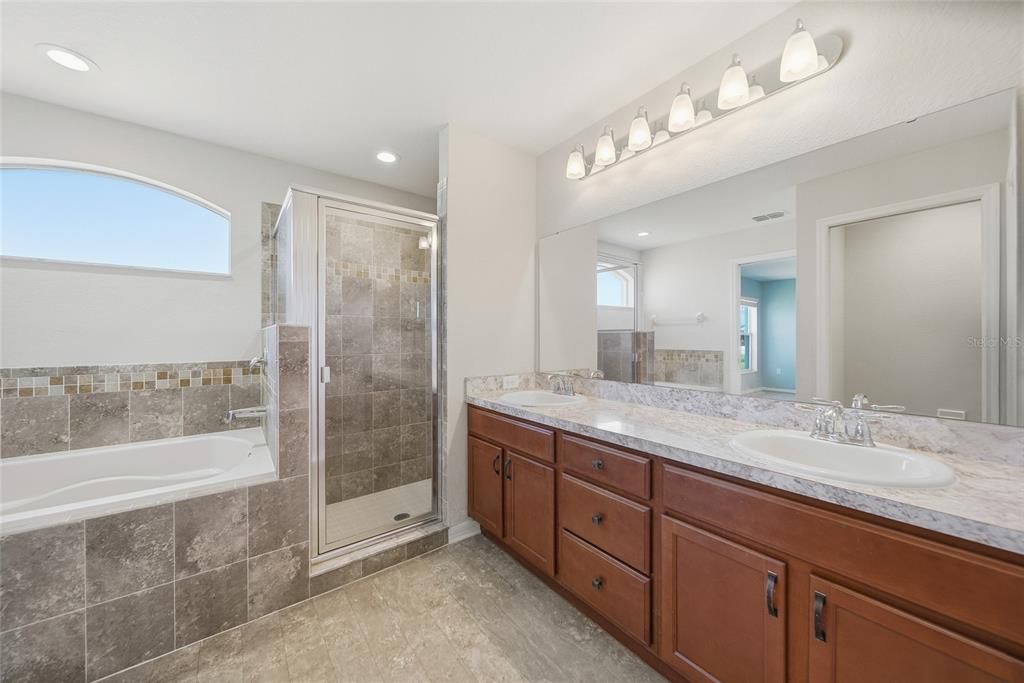 Active With Contract: $360,000 (4 beds, 2 baths, 1722 Square Feet)