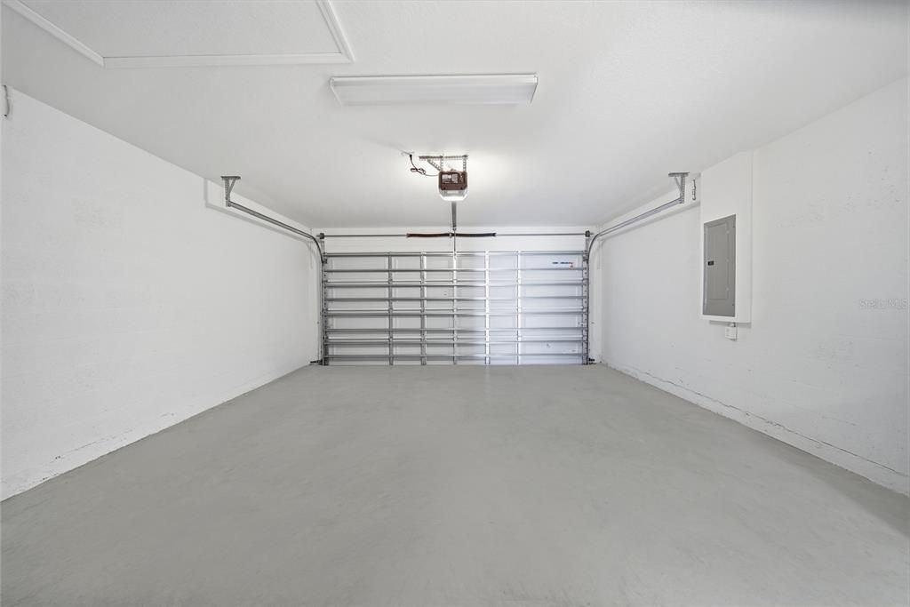 Active With Contract: $360,000 (4 beds, 2 baths, 1722 Square Feet)