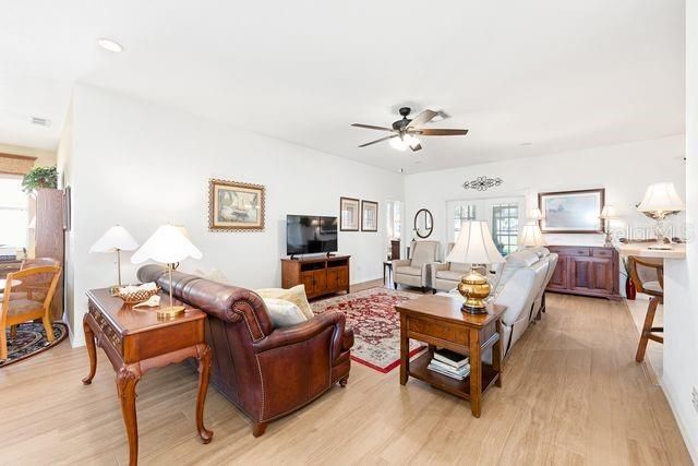 Active With Contract: $304,999 (3 beds, 2 baths, 1971 Square Feet)