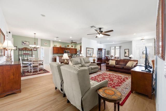 Active With Contract: $304,999 (3 beds, 2 baths, 1971 Square Feet)