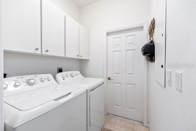 Active With Contract: $304,999 (3 beds, 2 baths, 1971 Square Feet)