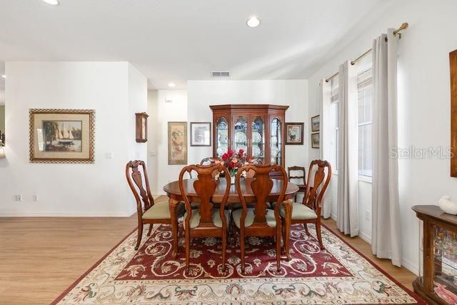 Active With Contract: $304,999 (3 beds, 2 baths, 1971 Square Feet)