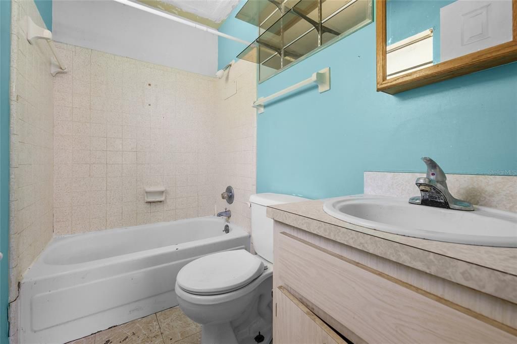 Под контрактом: $162,900 (3 спален, 2 ванн, 1140 Квадратных фут)