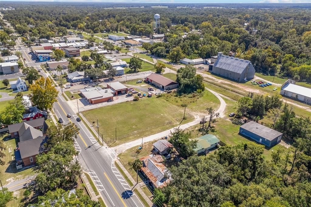 Под контрактом: $162,900 (3 спален, 2 ванн, 1140 Квадратных фут)