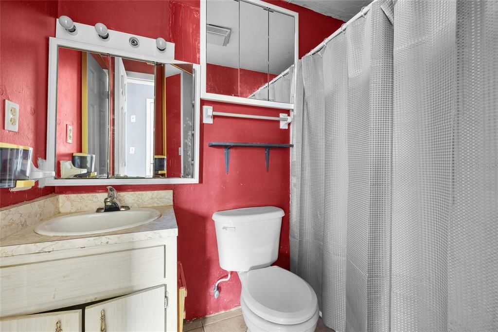 Под контрактом: $162,900 (3 спален, 2 ванн, 1140 Квадратных фут)