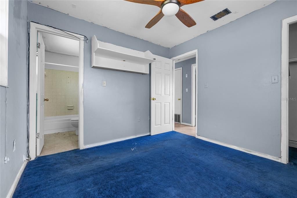 Под контрактом: $162,900 (3 спален, 2 ванн, 1140 Квадратных фут)