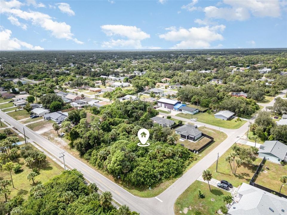 На продажу: $99,000 (0.51 acres)