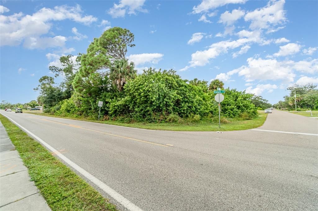 На продажу: $99,000 (0.51 acres)