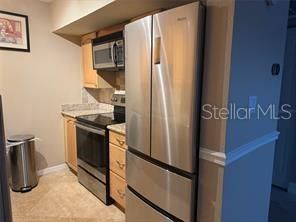 For Rent: $1,650 (1 beds, 1 baths, 561 Square Feet)