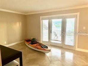 For Rent: $1,650 (1 beds, 1 baths, 561 Square Feet)