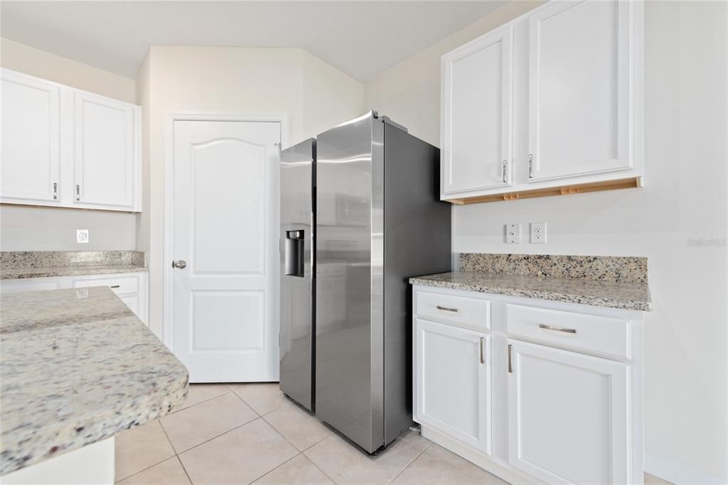 出租: $2,300 (4 贝兹, 2 浴室, 1830 平方英尺)