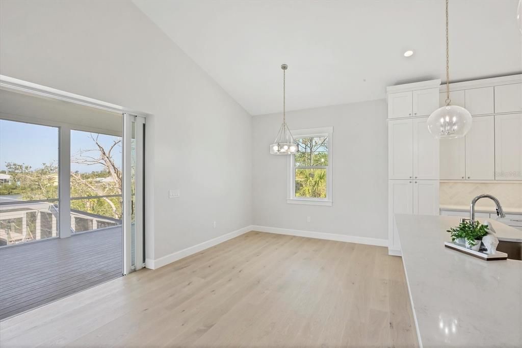 待售: $1,299,000 (3 贝兹, 2 浴室, 2160 平方英尺)