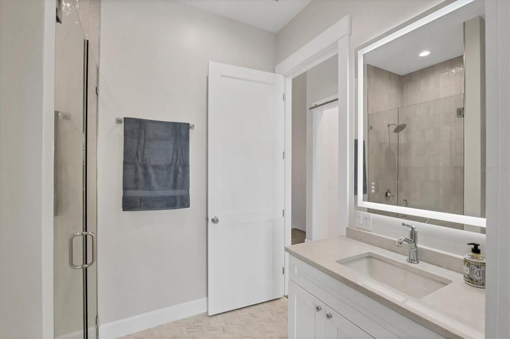 待售: $1,299,000 (3 贝兹, 2 浴室, 2160 平方英尺)