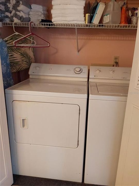 出租: $3,000 (2 贝兹, 2 浴室, 970 平方英尺)