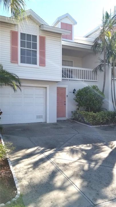 出租: $3,000 (2 贝兹, 2 浴室, 970 平方英尺)